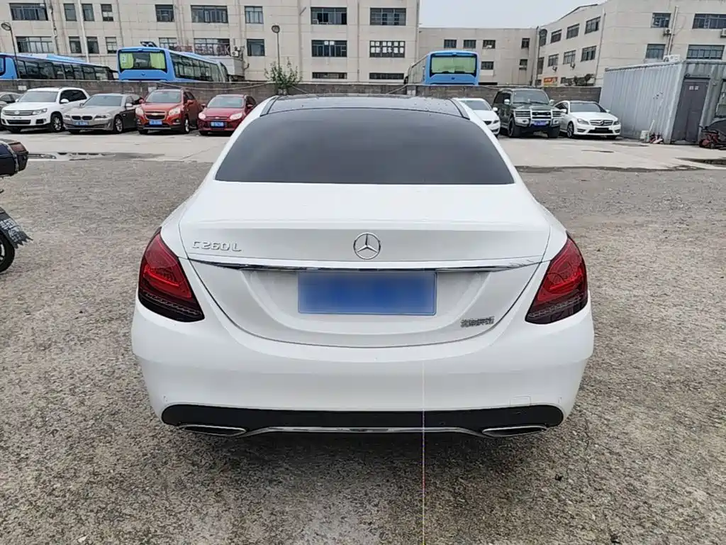 Mercedes-Benz C-Class — миниатюра 6