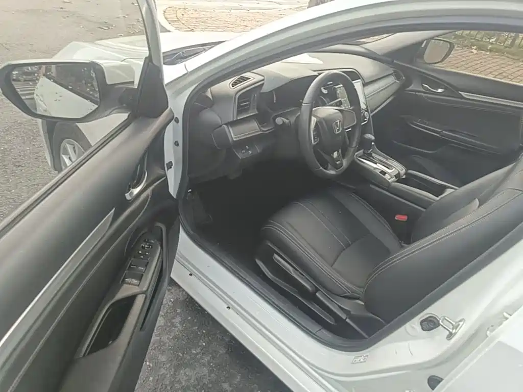 Honda Civic — миниатюра 16