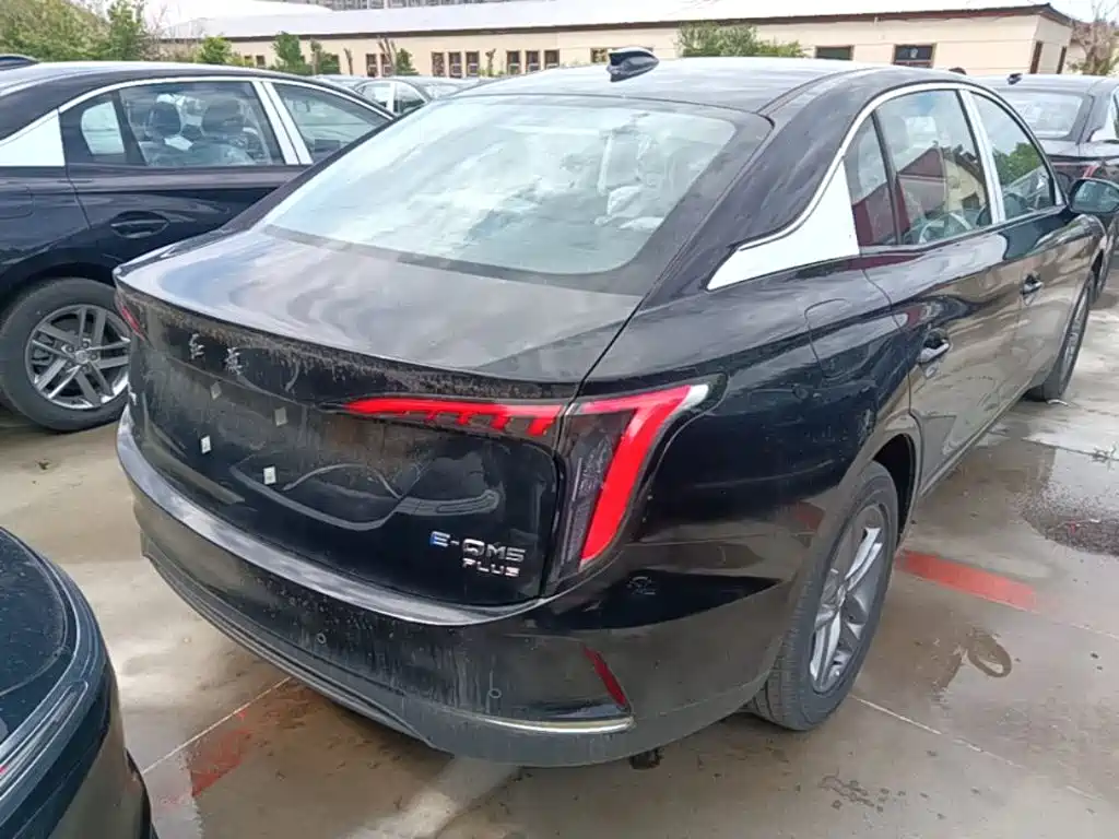 Hongqi E-QM5 2025 610km PLUS
