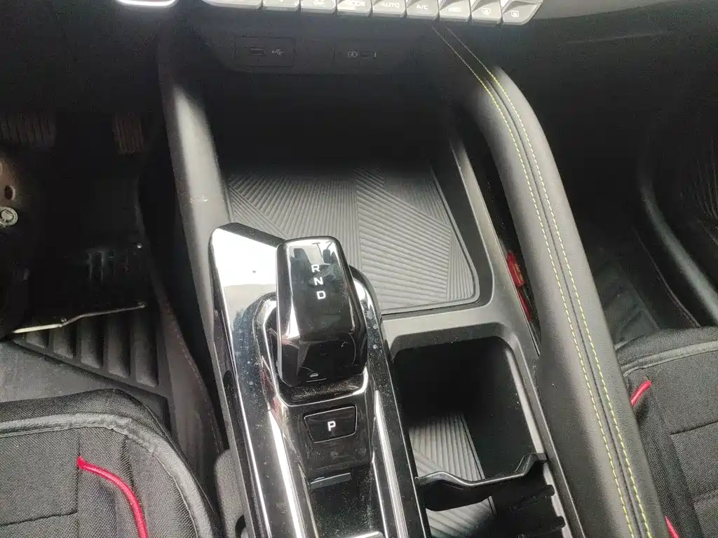 Geely Binyue — миниатюра 7