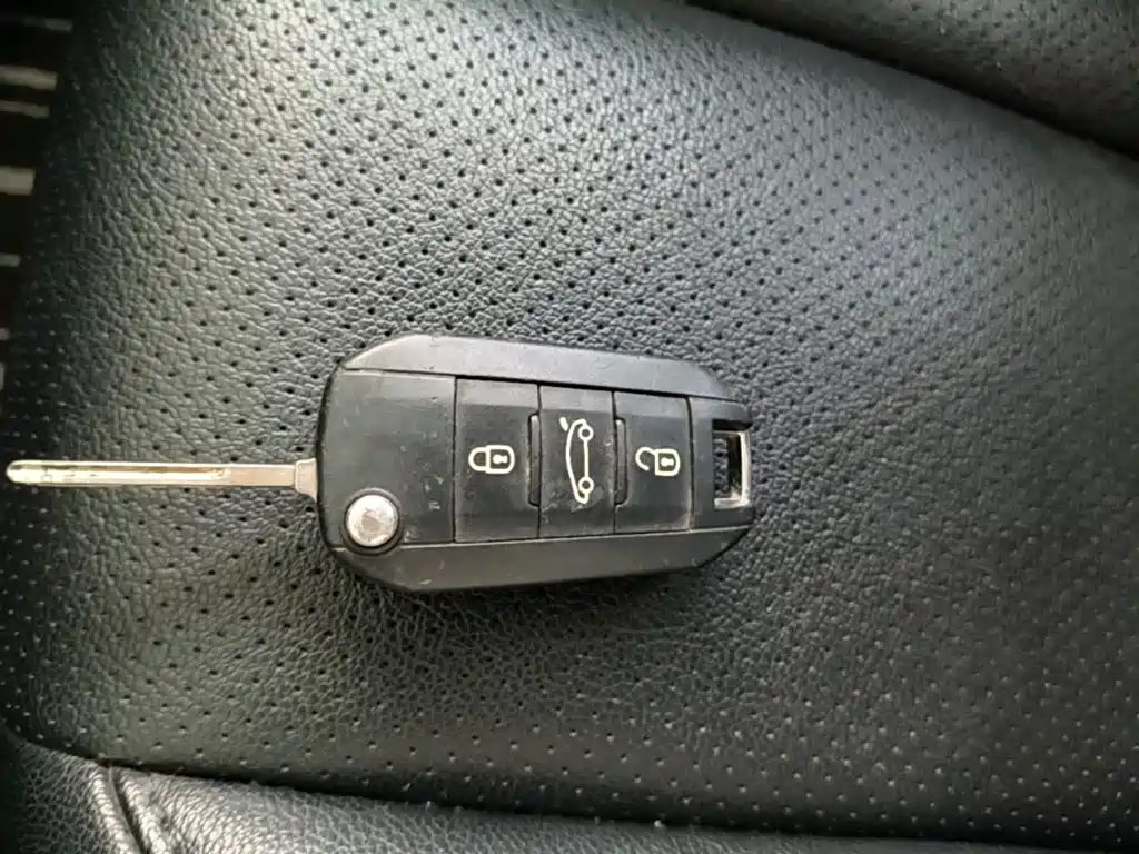 Peugeot 408 — миниатюра 9