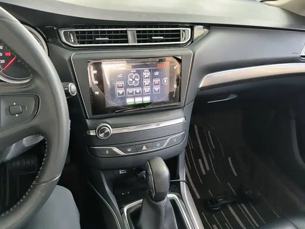 Peugeot 408 — миниатюра 13