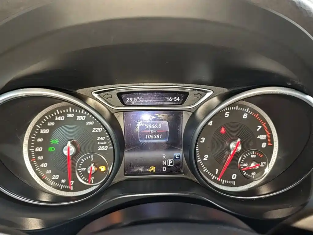 Mercedes-Benz GLA — миниатюра 12