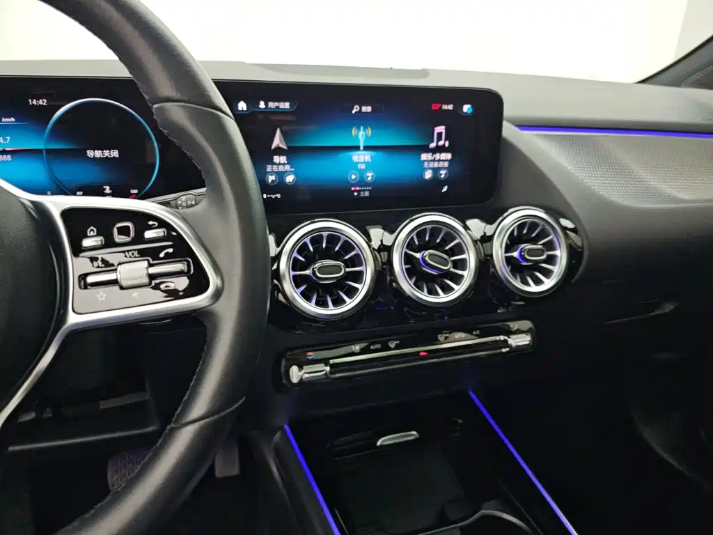 Mercedes-Benz B-Class — миниатюра 10