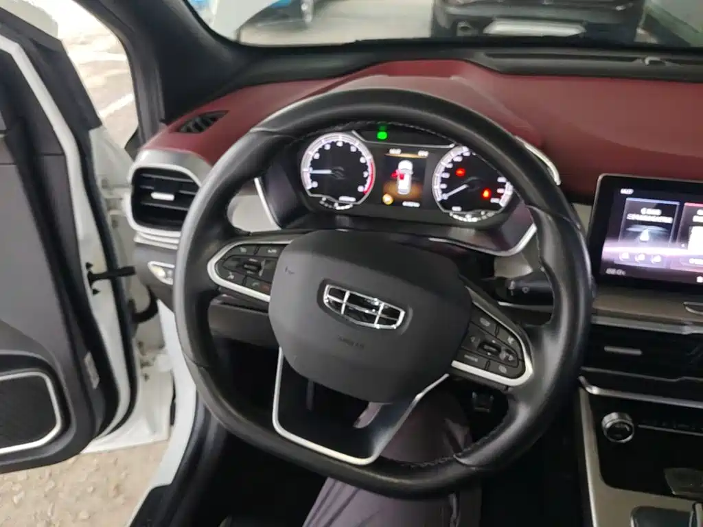 Geely Binyue — миниатюра 11