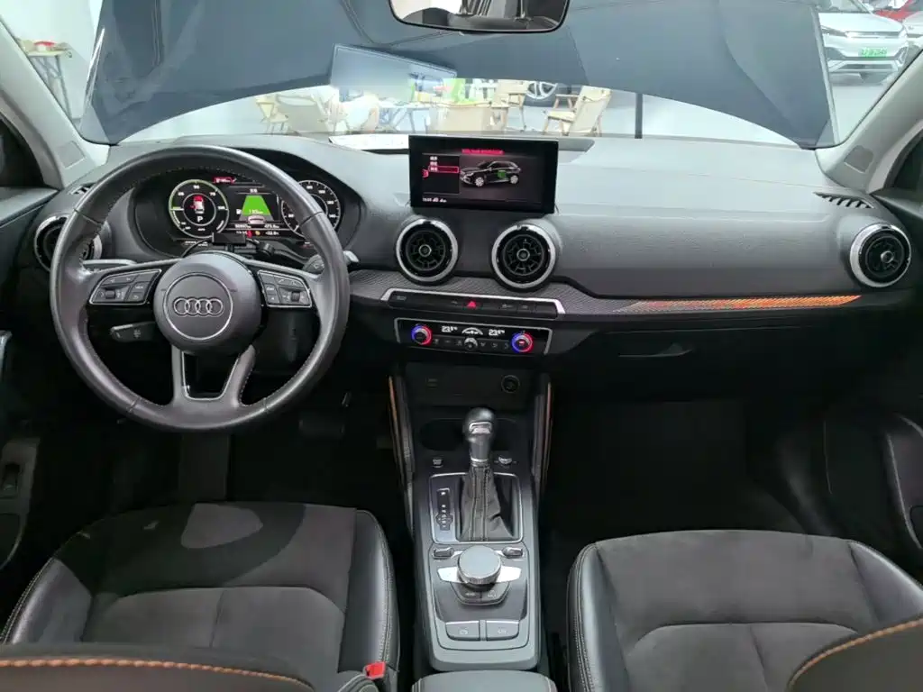 Audi Q2L e-tron — миниатюра 10