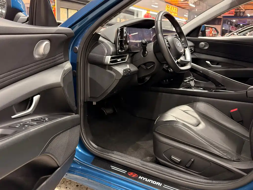 Hyundai Elantra — миниатюра 7