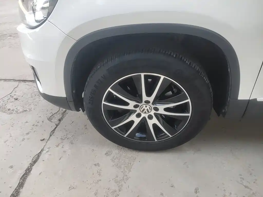 Volkswagen Tiguan — миниатюра 23