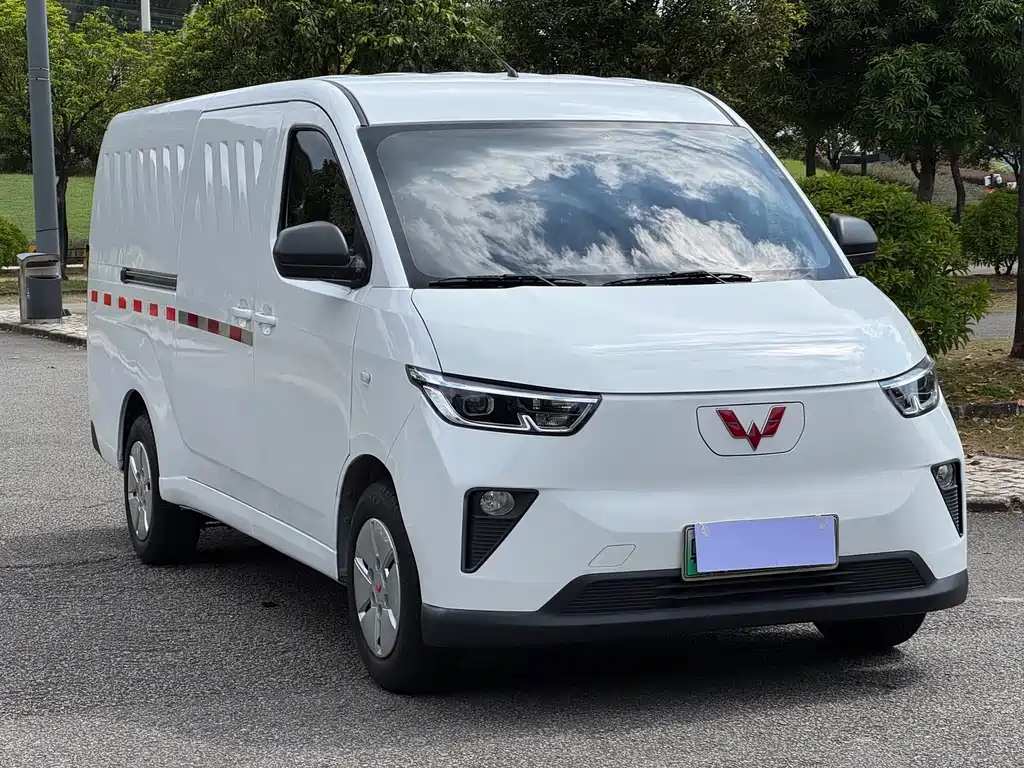 Wuling Yangguang — миниатюра 2