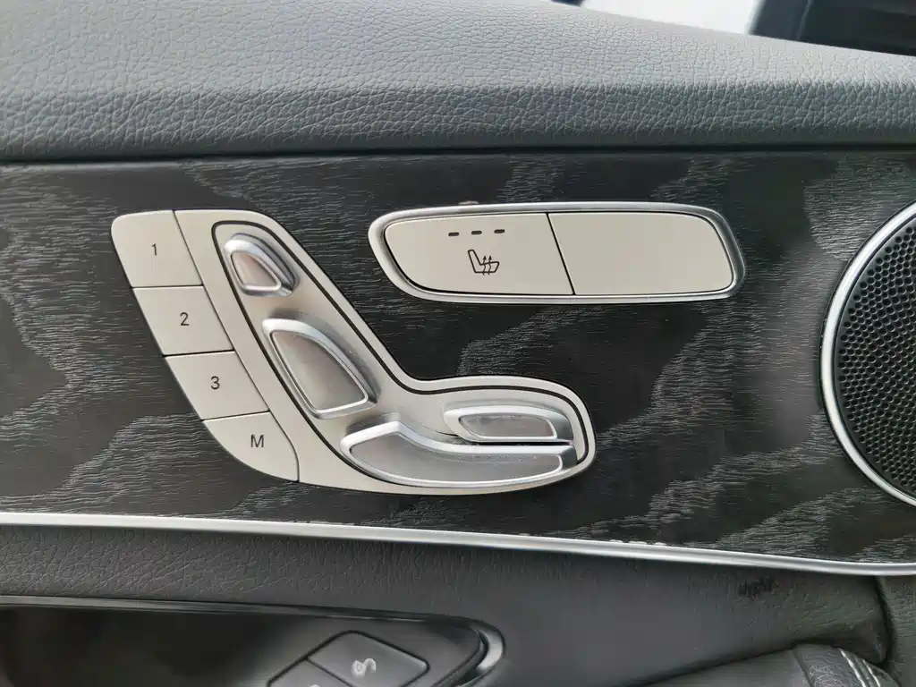 Mercedes-Benz C-Class (Import) — миниатюра 24