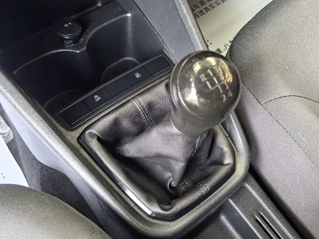 Volkswagen Santana — миниатюра 8