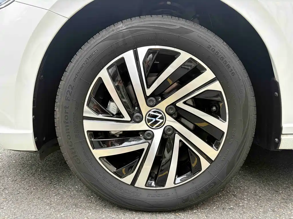 Volkswagen Lavida — миниатюра 23