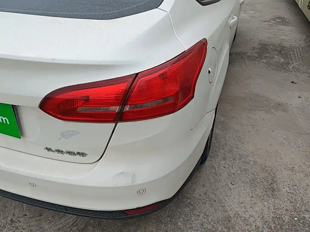 Ford Focus — миниатюра 8
