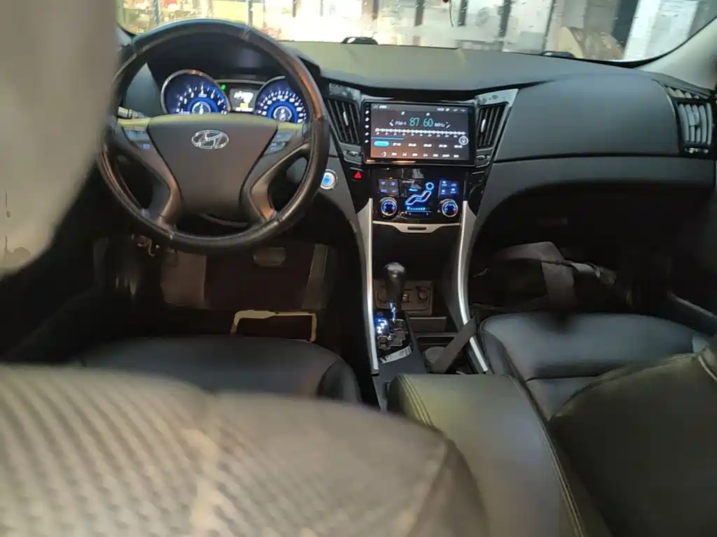 Hyundai Sonata — миниатюра 10