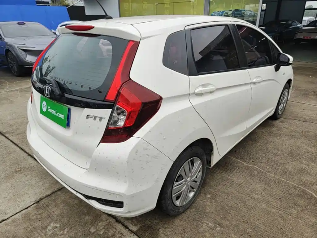 Honda Fit — миниатюра 7