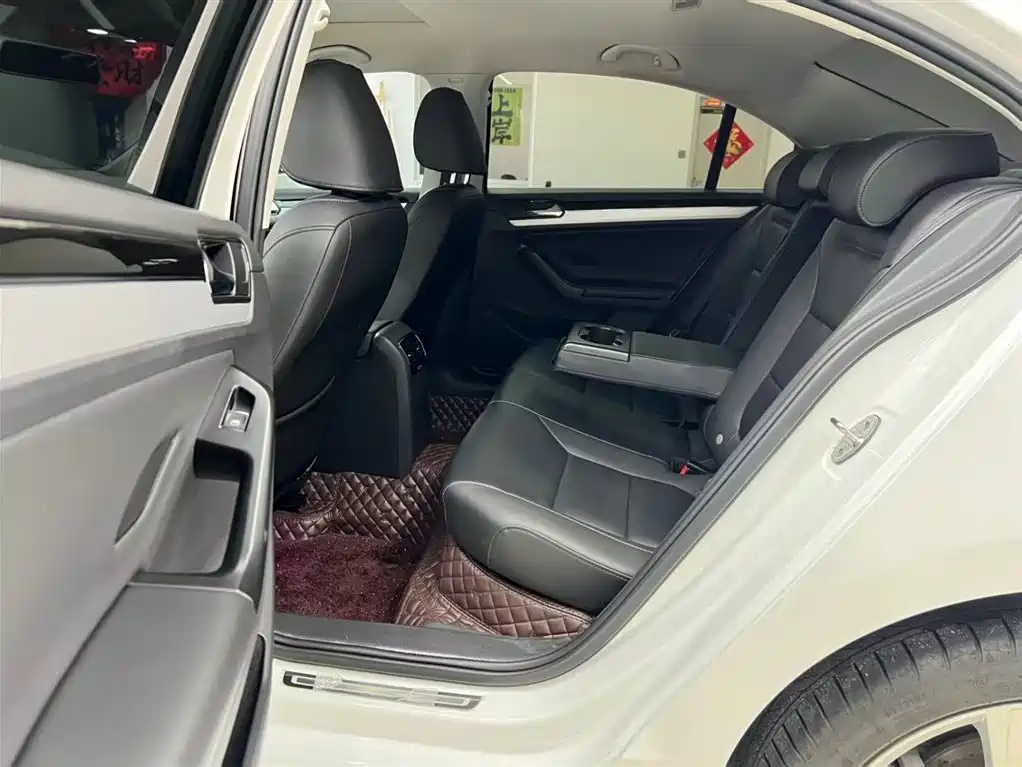 Volkswagen Sagitar 2018 280TSI DSG