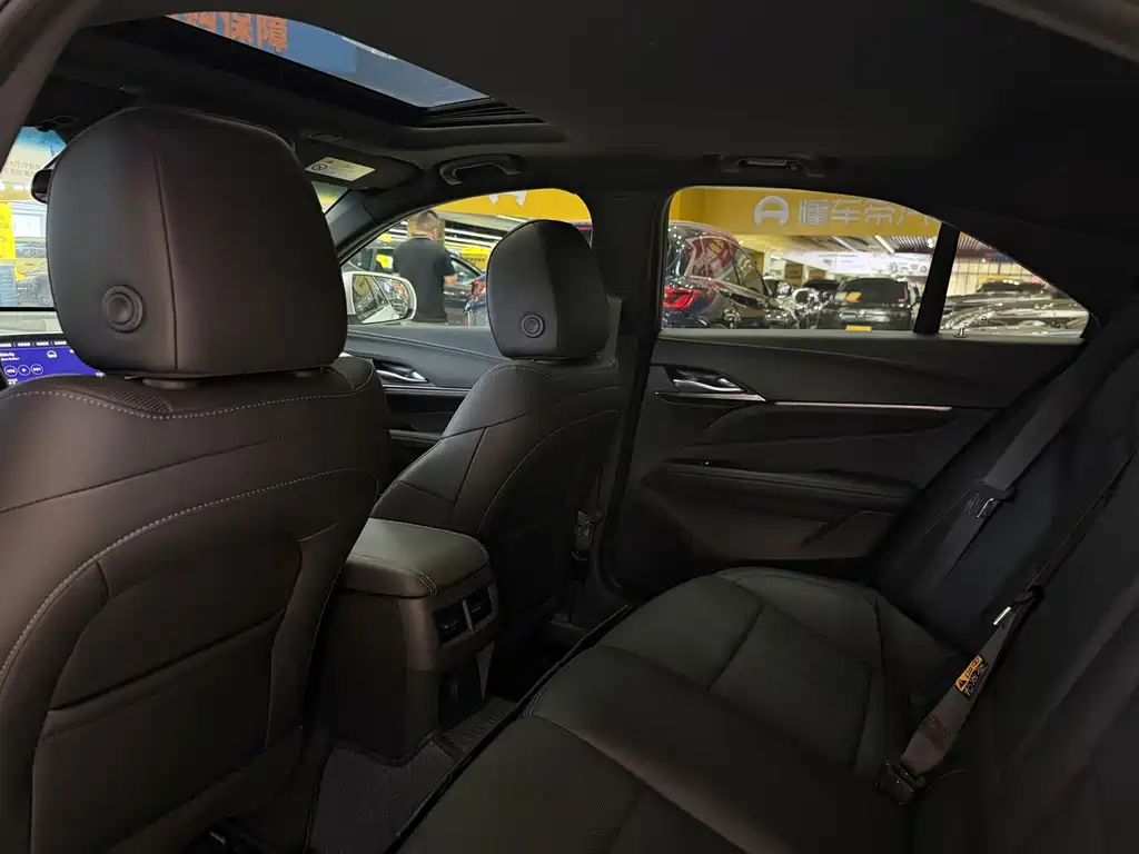 Cadillac CT4 — миниатюра 8