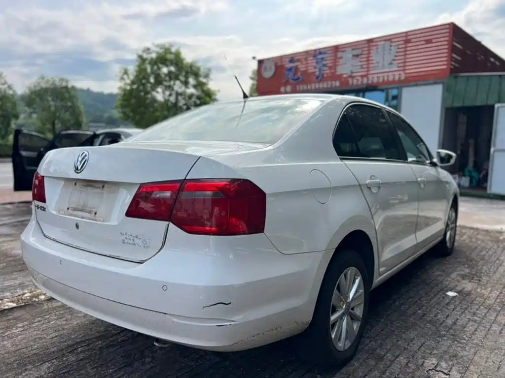 Volkswagen Jetta — миниатюра 9