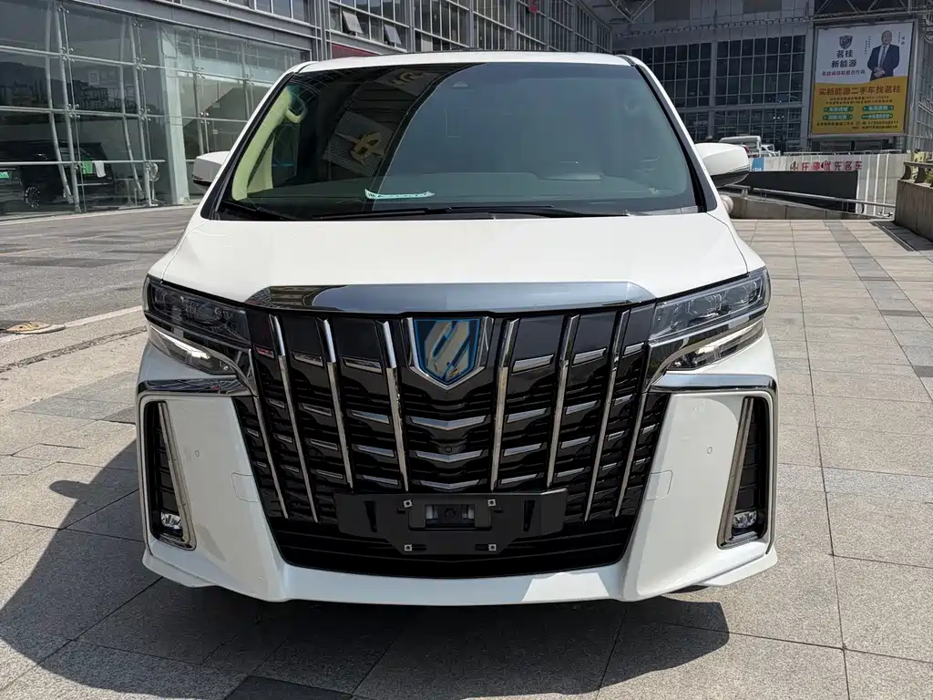 Toyota Alphard 2023