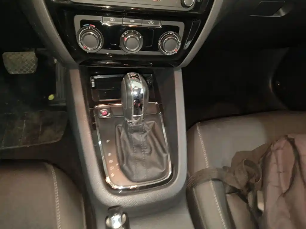 Volkswagen Sagitar — миниатюра 14