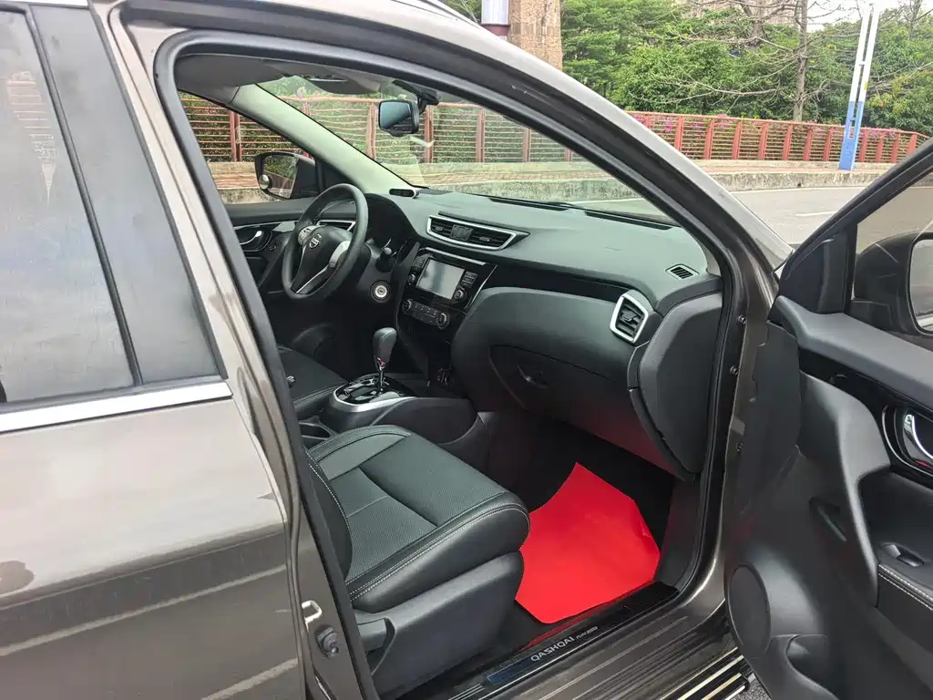 Nissan Qashqai — миниатюра 10
