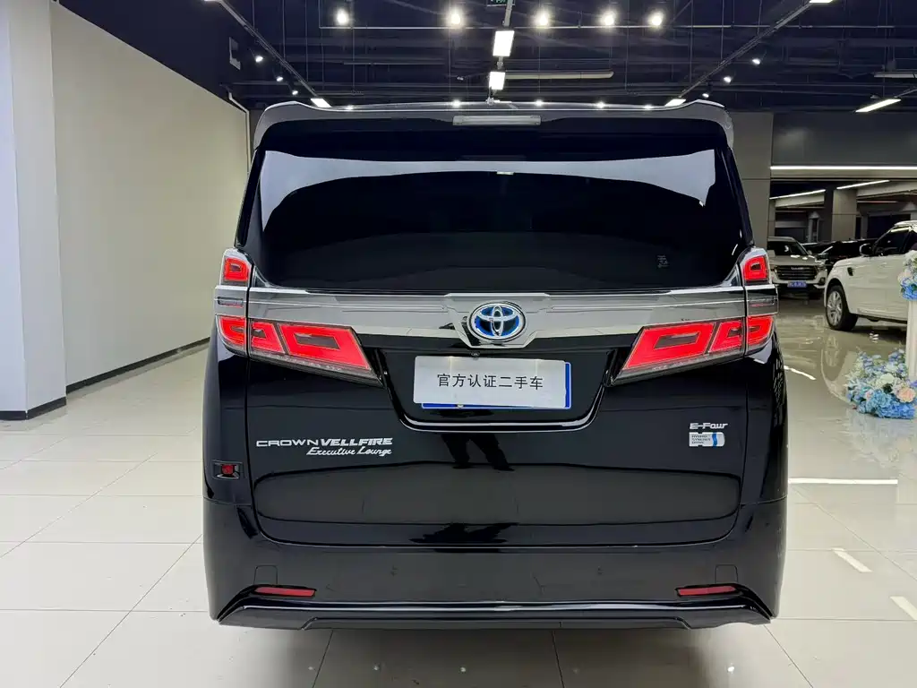 Toyota Vellfire — миниатюра 8
