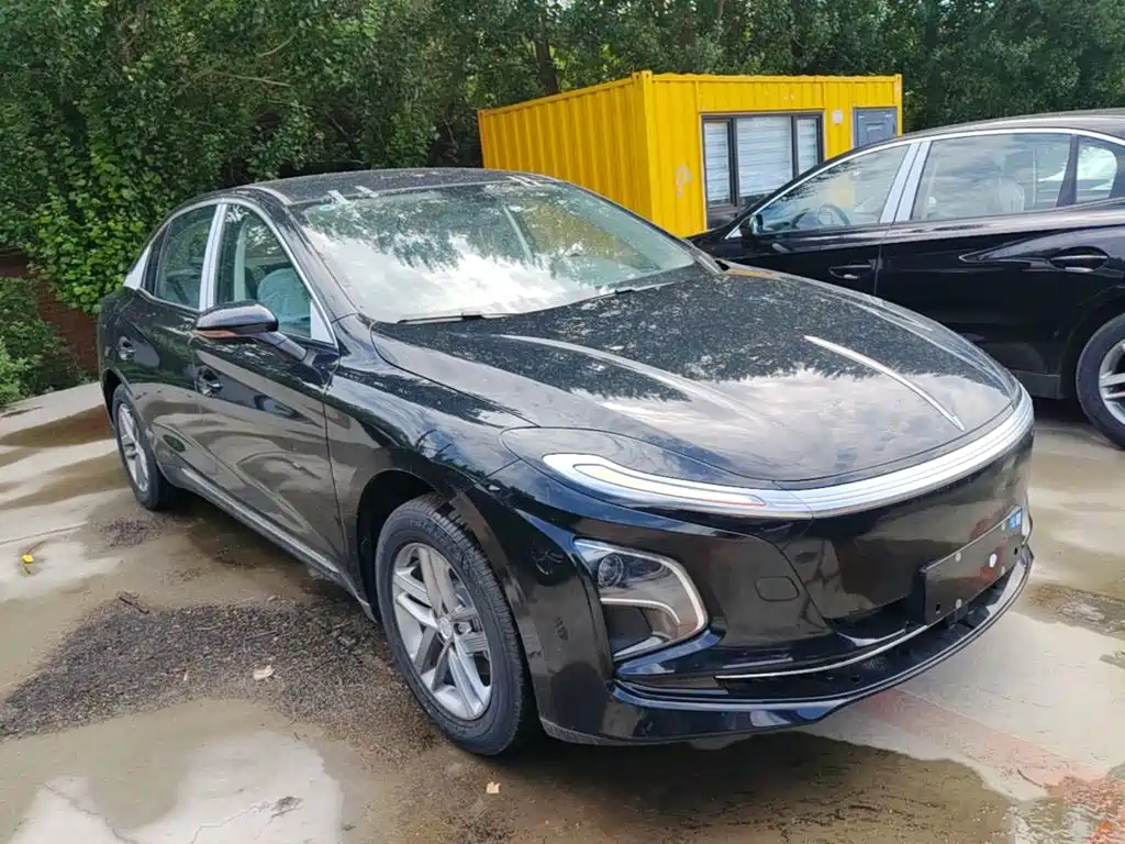 Hongqi E-QM5 2025 610km PLUS