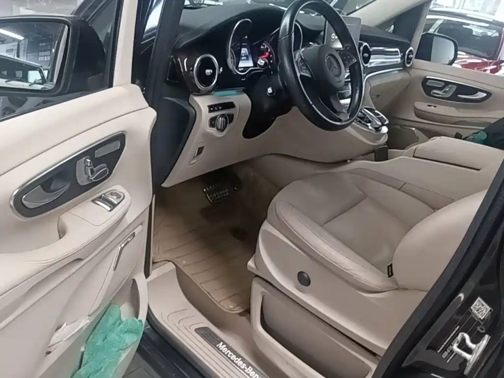 Mercedes-Benz V-Class — миниатюра 16