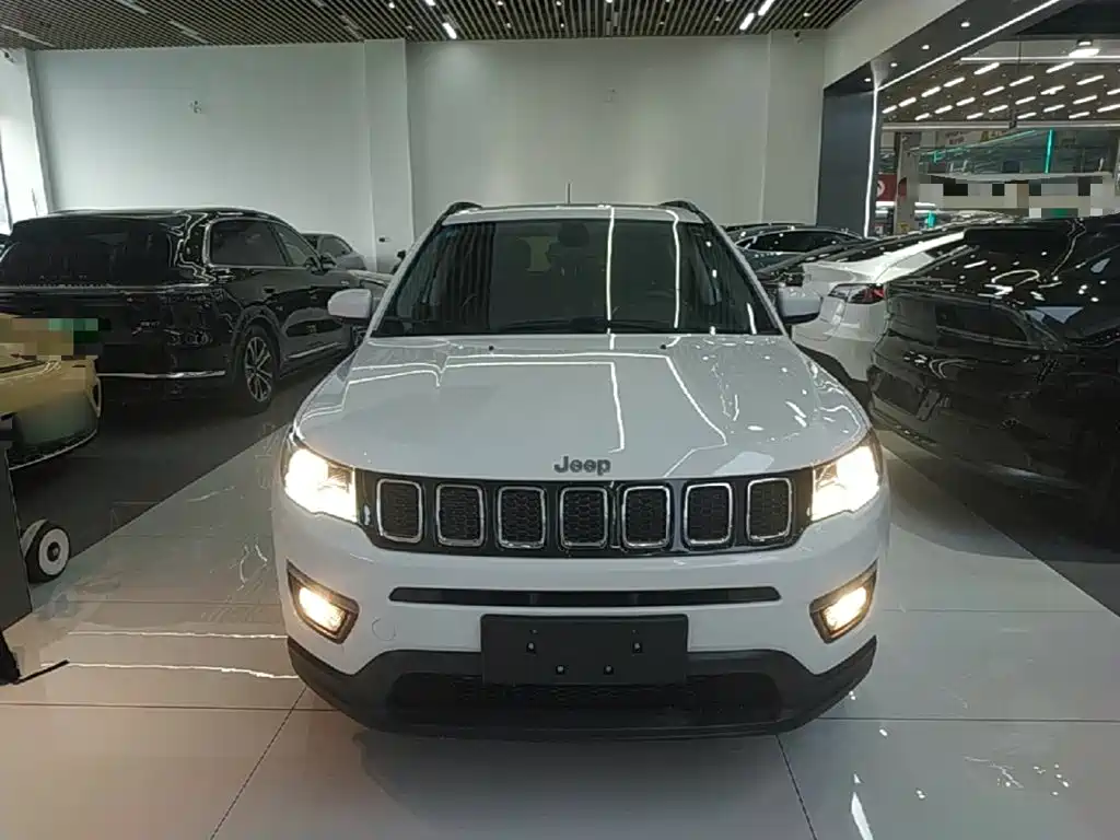 Jeep Compass — миниатюра 3