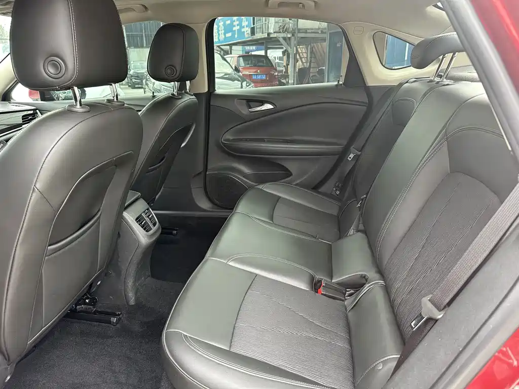 Buick Verano — миниатюра 10