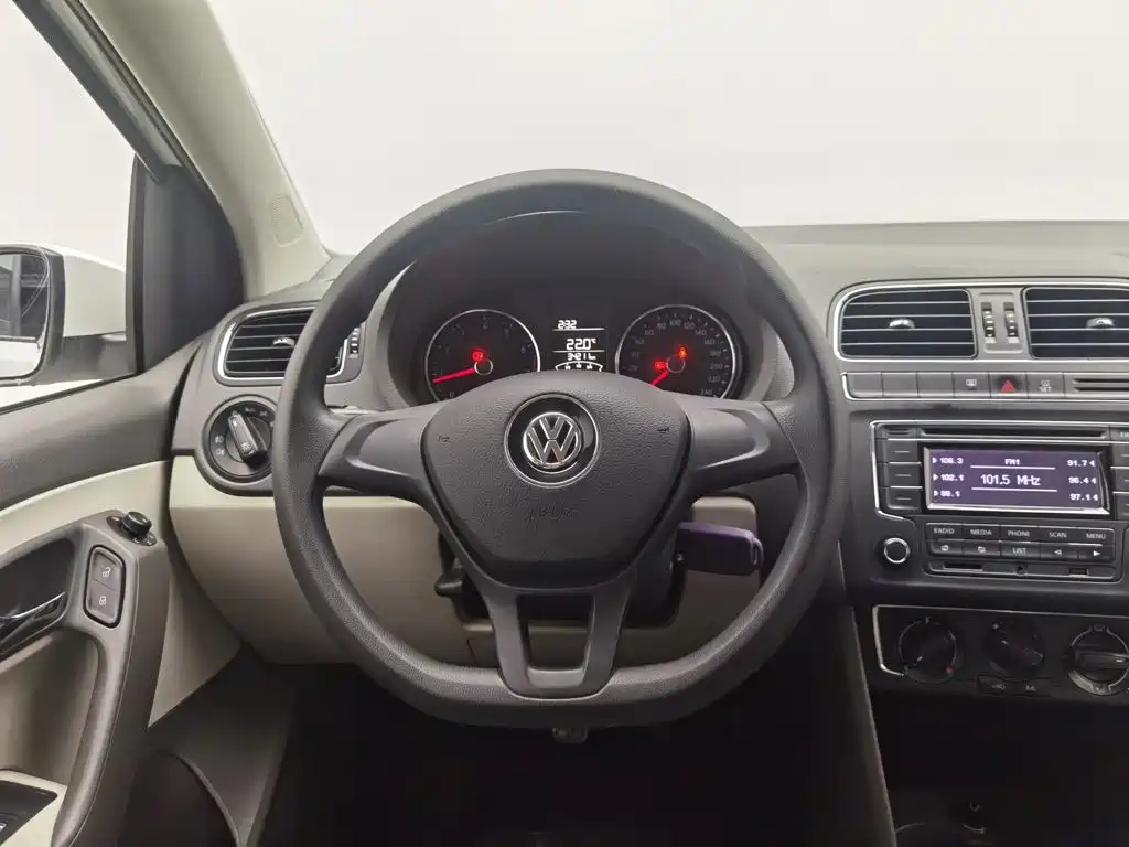 Volkswagen Polo — миниатюра 11