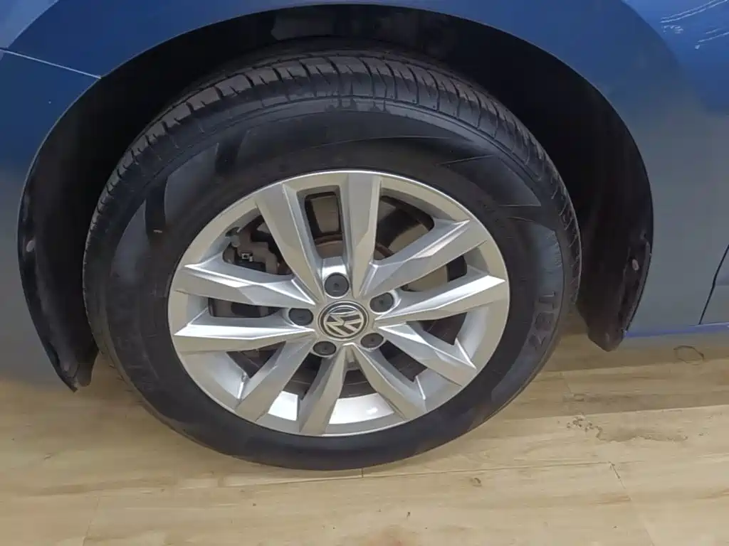 Volkswagen Touran — миниатюра 23