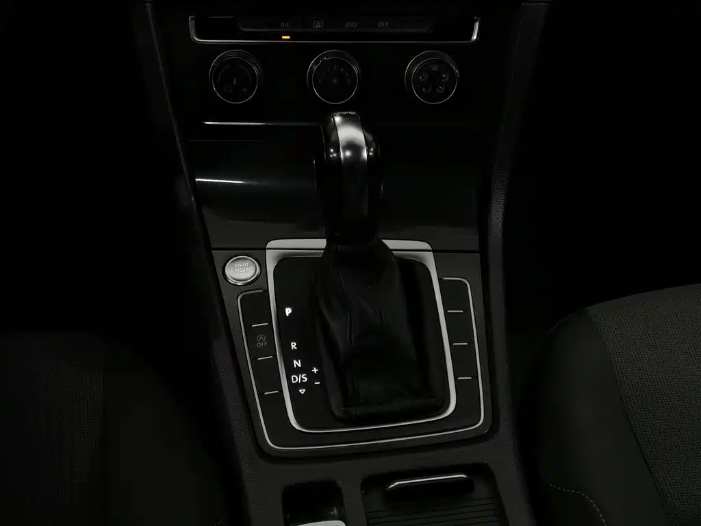 Volkswagen Golf — миниатюра 13