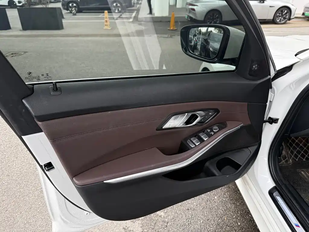 BMW 3 Series — миниатюра 4