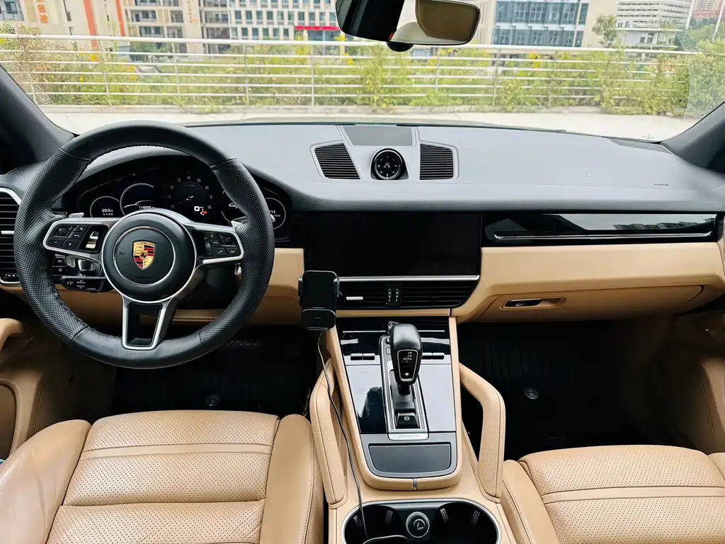 Porsche Cayenne — миниатюра 5