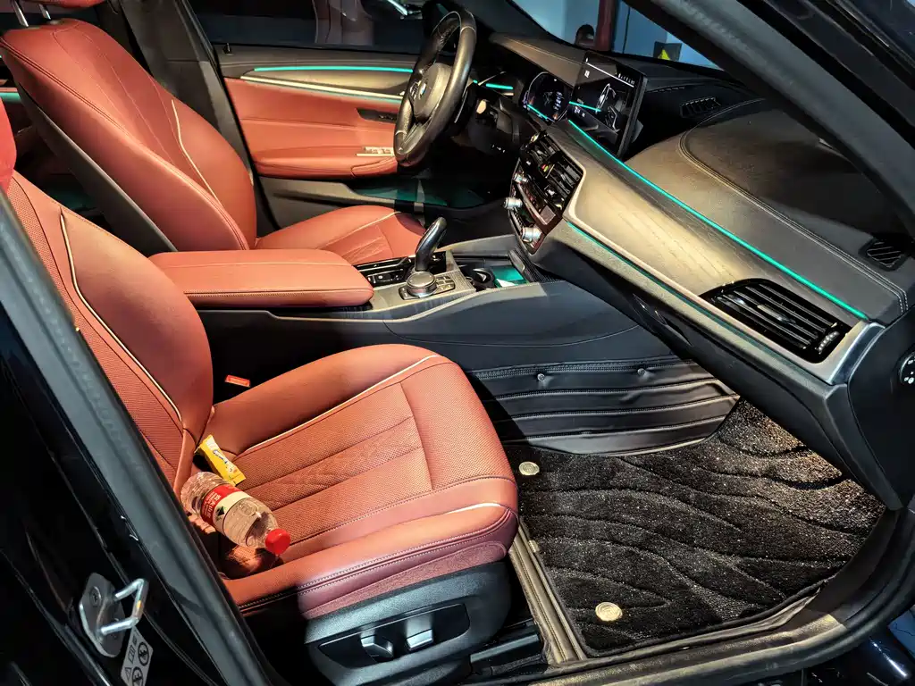 BMW 5 Series — миниатюра 11