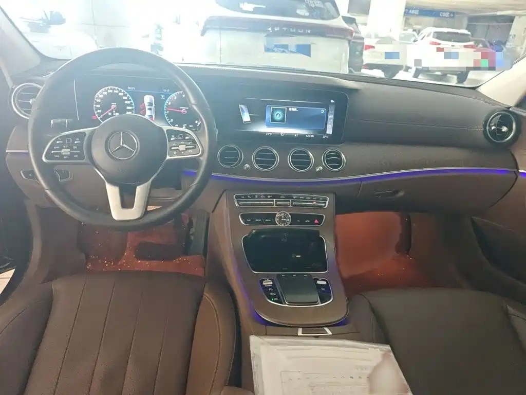 Mercedes-Benz E-Class — миниатюра 13