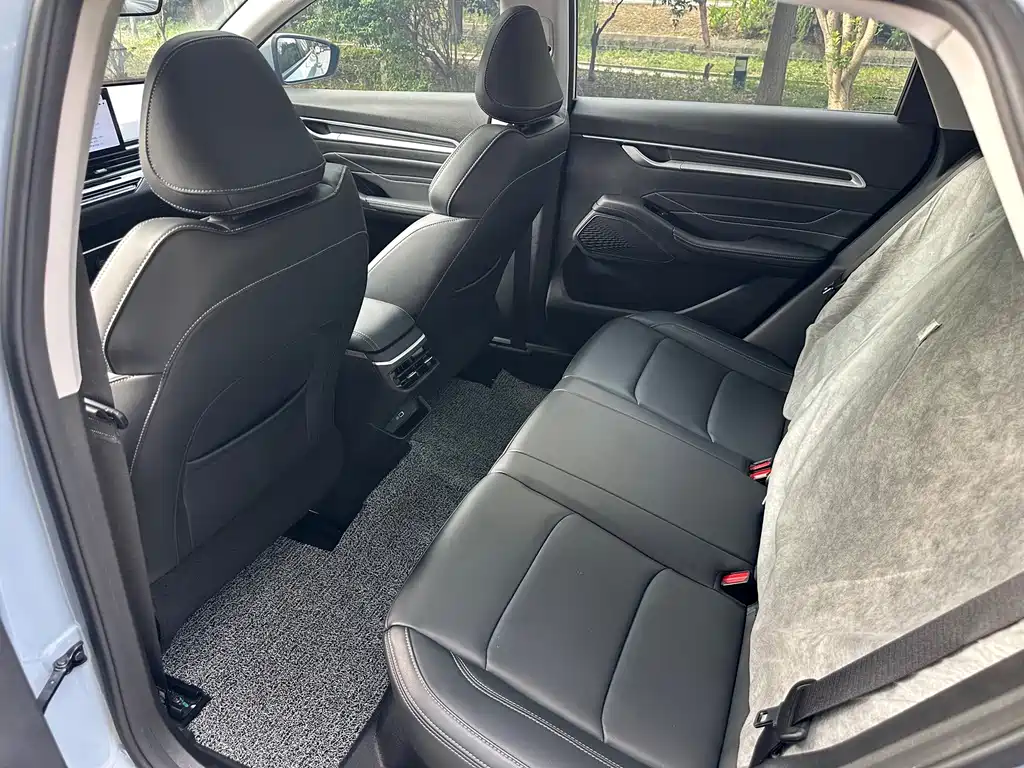 Geely Emgrand — миниатюра 7