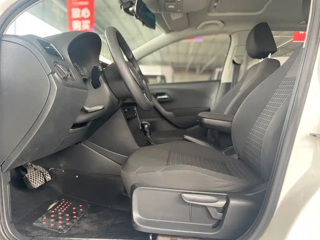 Volkswagen Polo — миниатюра 8