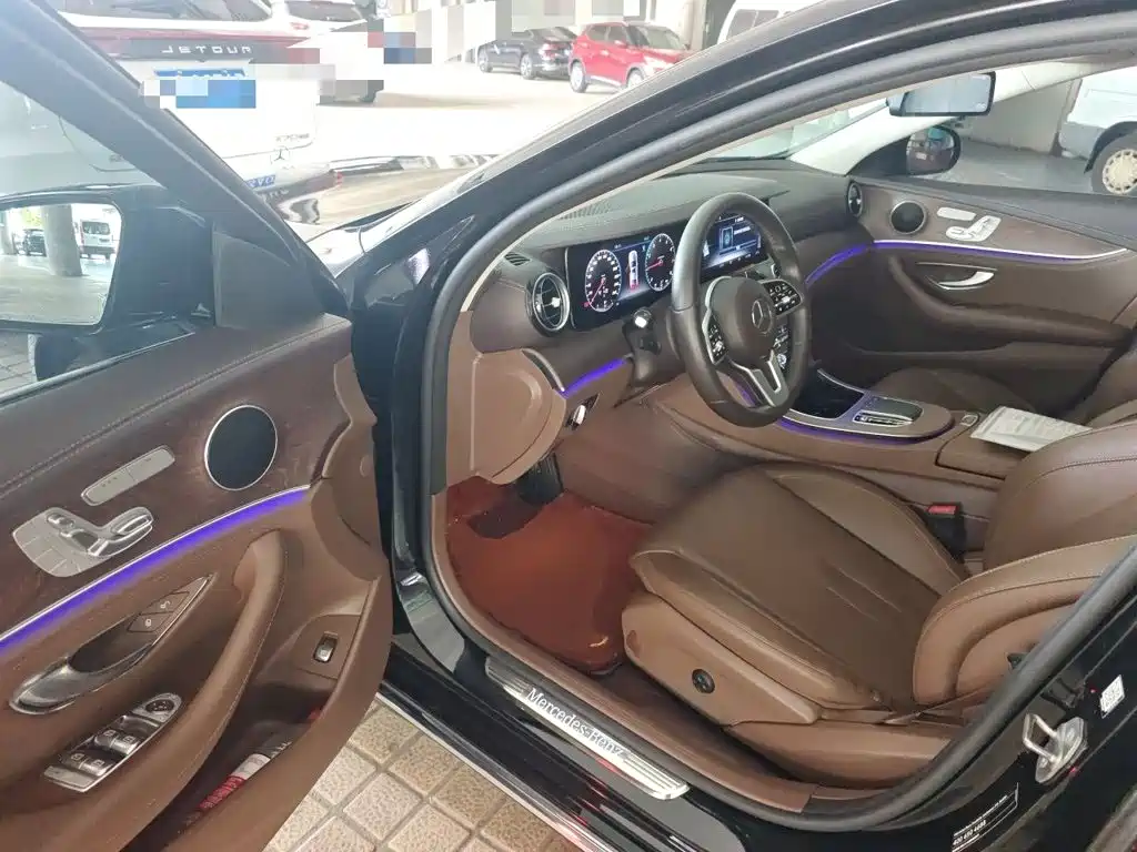 Mercedes-Benz E-Class — миниатюра 14