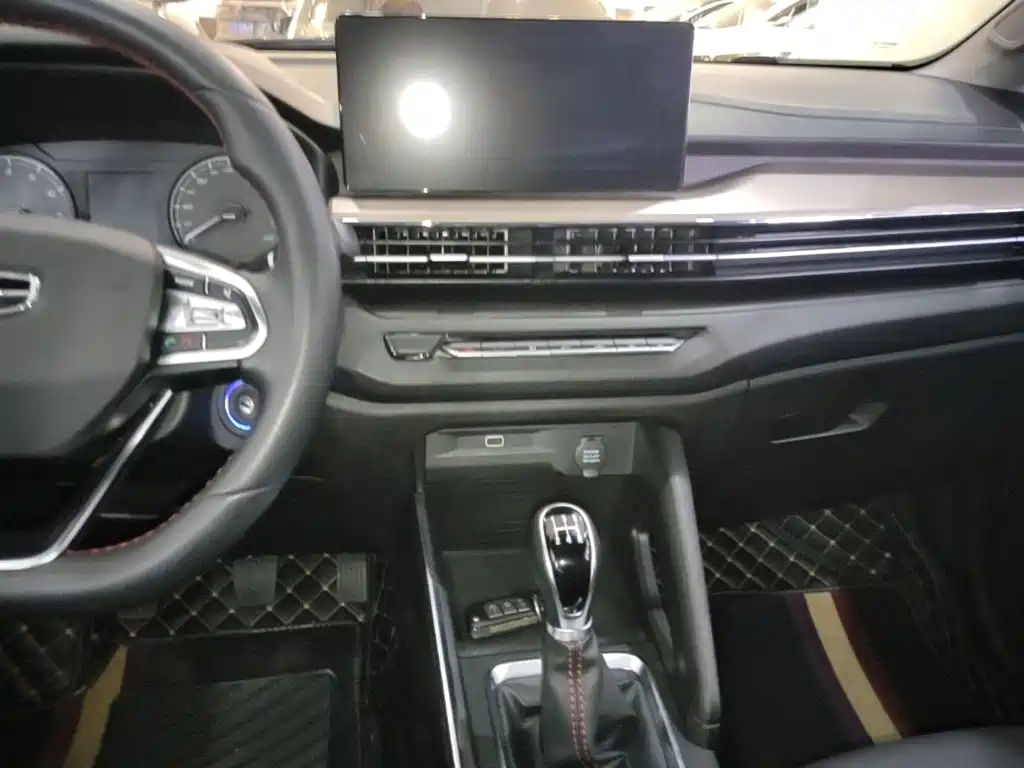 Geely Vision X3 — миниатюра 13