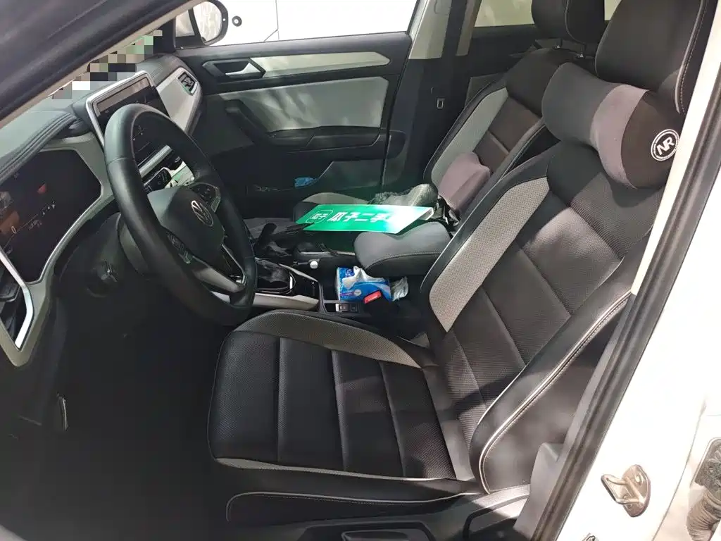 Volkswagen T-Roc — миниатюра 11
