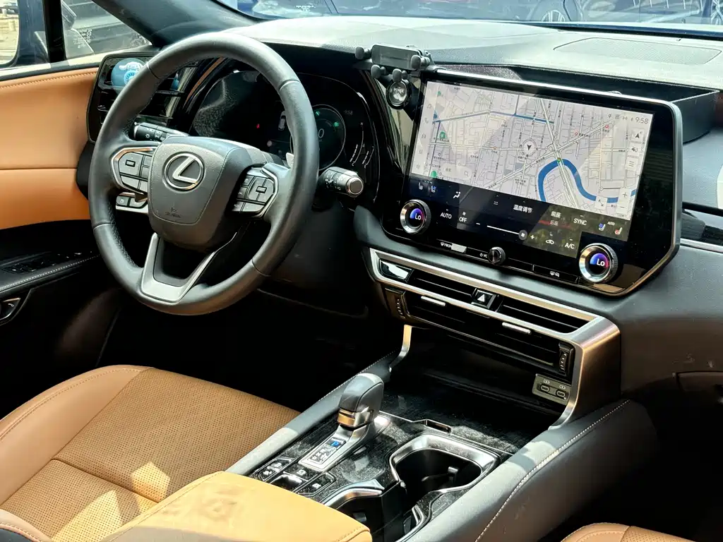 Lexus RX — миниатюра 7
