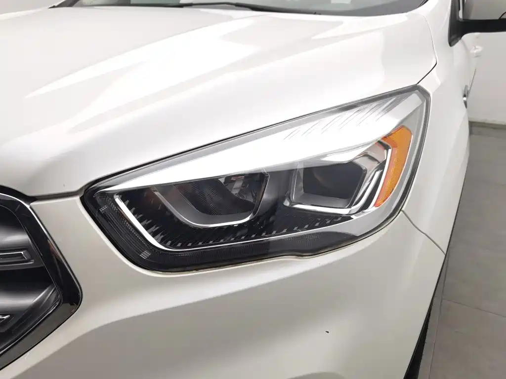 Ford Kuga — миниатюра 7