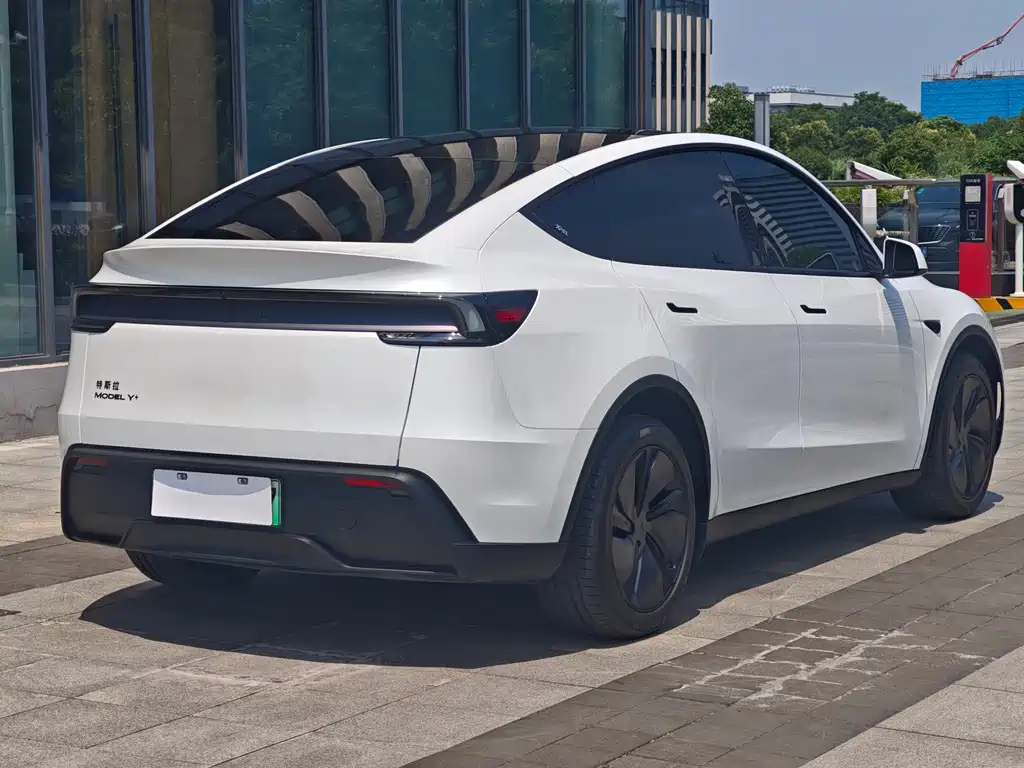 Tesla Model Y — фотографии объявления, Фото 15