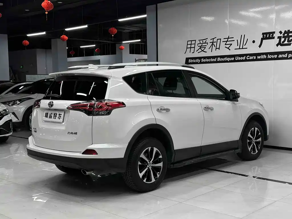 Toyota RAV4 — миниатюра 4