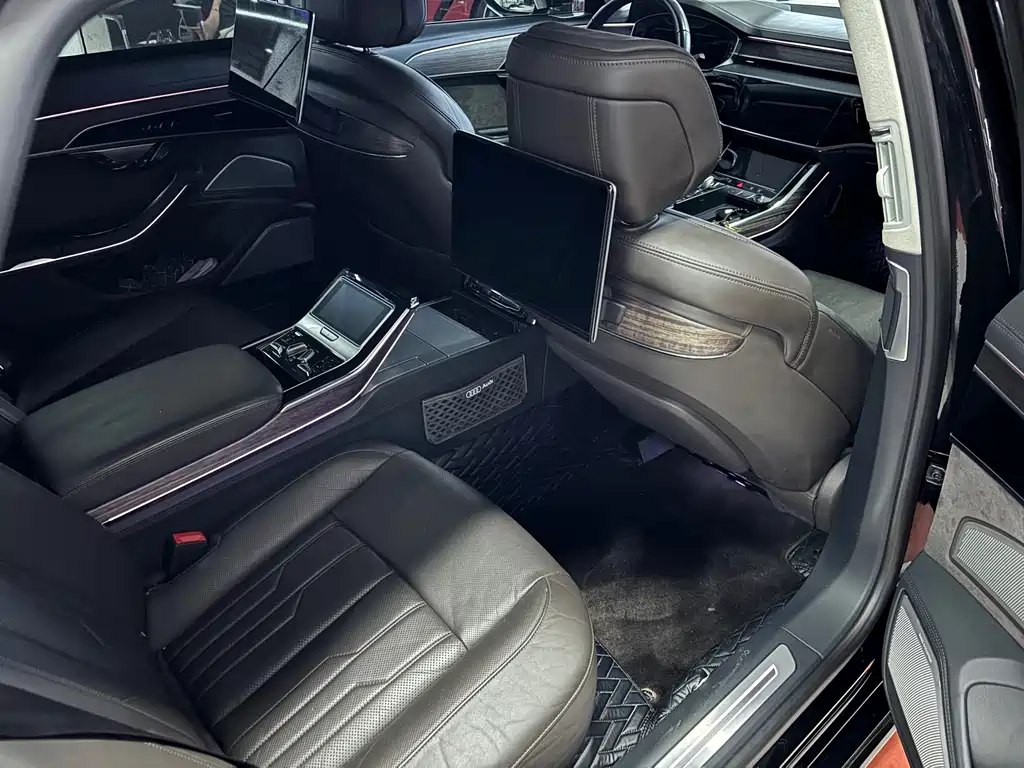 Audi A8 — миниатюра 6
