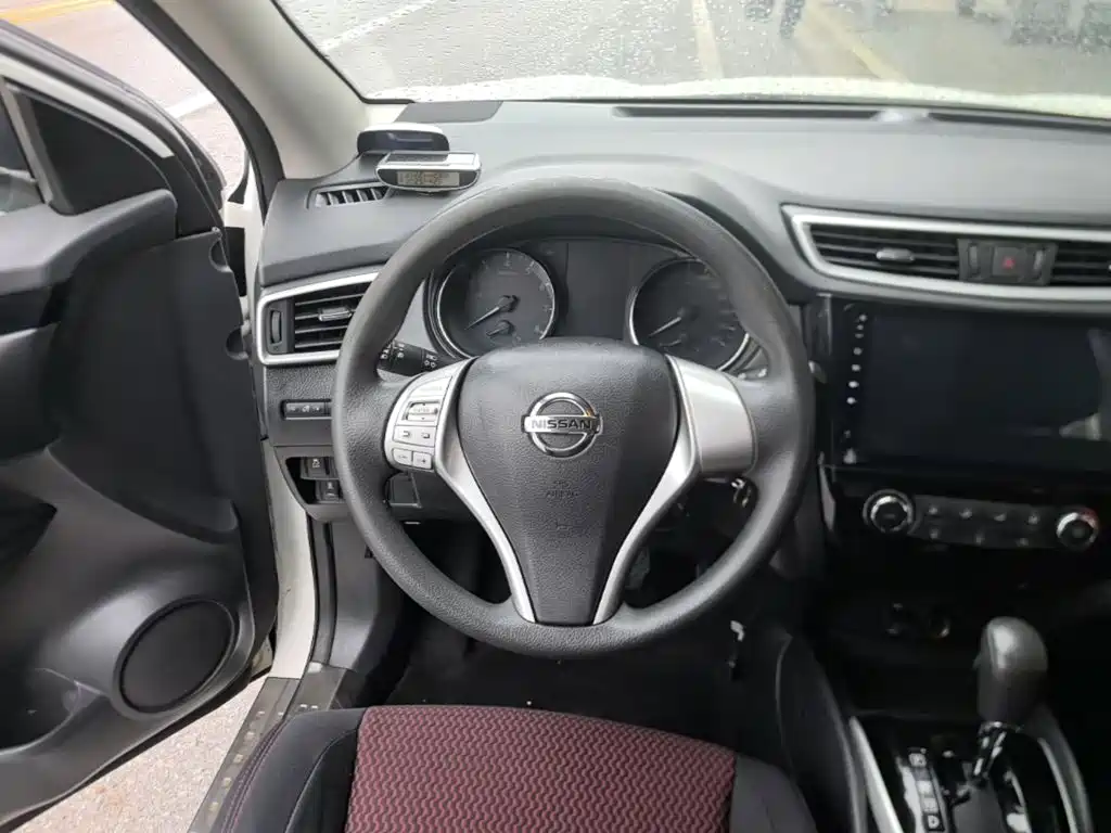 Nissan Qashqai — миниатюра 11