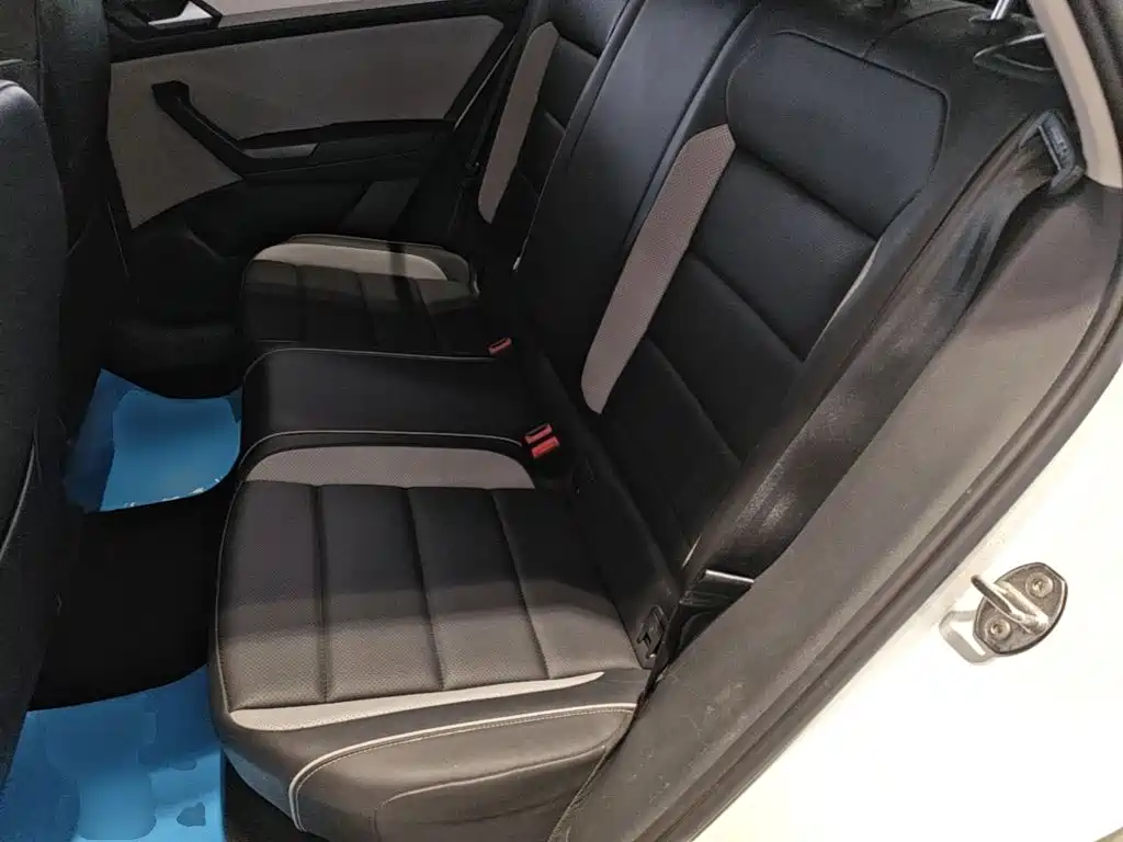 Volkswagen T-Roc — миниатюра 17