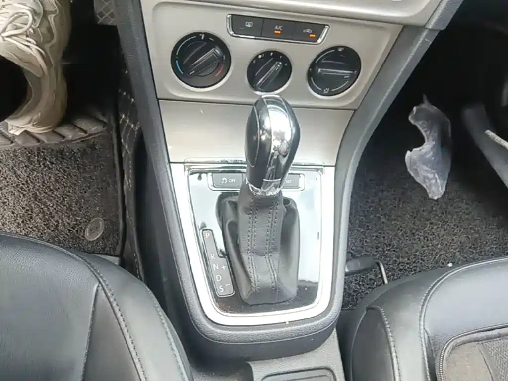 Volkswagen Lavida — миниатюра 19